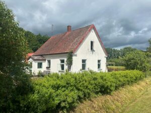 Gert Wingårdh Instagram - Husdrömmar i Skåne

Skåne är som Irland

Alla väder på en gång

Hagelbyar, åska och vind...

30 minuter senare...

Solen torkar upp allt..,

Marken ångar

Tivoli Gröna Lund låg i Skåne....

Två nöjesparker med samma namn....

Älskar junis lynniga väder