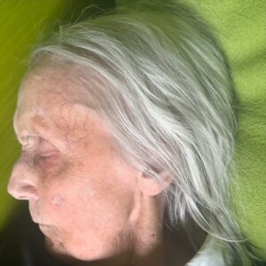 Gert Wingårdh Instagram - Vi äter lite matjes 
Efteråt lite sömn

Det är mors dag
Åskan går o regnet rensar

En dag av lugn
ALLT kan vänta