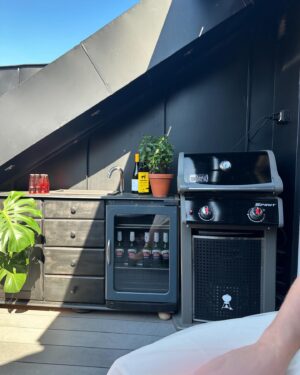 Gert Wingårdh Instagram - Husdrömmar s12

Hård dag på jobbet....

Underbar takvåning, underbart par och underbart väder!

Fantastiskaidéer och en otrolig vändning.

Säsong 12 blir bäst🌞🌞🌞🌞🌞