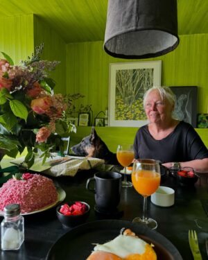 Gert Wingårdh Instagram - 1954 föds någon i Kungsbacka.....

Idag fyller Karin 70 år! 

Dagen förutspås växlande molnighet, tilltagande vindstyrka och inslag av sol.

Imorgon kalas, idag de närmaste.

Nu har vi delat livet i snart 34 år!
🇸🇪🇸🇪🇸🇪🇸🇪🇸🇪🇸🇪🇸🇪🇸🇪🇸🇪🇸🇪🇸🇪🇸🇪