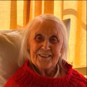 Gert Wingårdh Instagram - Glad Ulla, min mamma
90 års åldersskillnad till jubilaren
Anaïs Isila 4år (i hatt)
Julian Avalon 4 veckor sov bort festen
Det serverades tårta, kokosbollar och godis