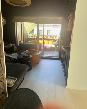 Gert Wingårdh Instagram - Husdrömmar s12

Hård dag på jobbet....

Underbar takvåning, underbart par och underbart väder!

Fantastiskaidéer och en otrolig vändning.

Säsong 12 blir bäst🌞🌞🌞🌞🌞
