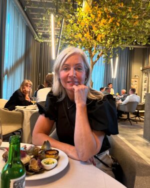 Gert Wingårdh Instagram - Idag blir krogtäta Malmö ännu rikare!

Gjuteriet öppnar nere vid nya bron över till Kockums gamla varv.

Allt en riktigt bra fransk Bistro kan erbjuda

Älskar råbiff, hönsterrine och nykokta kronärtskockor.

Kockar som älskar mat, en vön som krögare och servis som gillar sitt jobb.
🌞🌞🌞🌞🌞🌞🌞🌞🌞