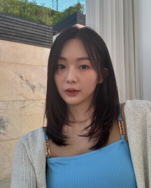 Geum Sae-rok Instagram - (이 머리길이도 이틀남았네)