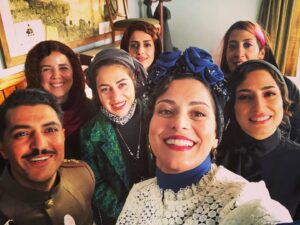 Ghazal Shakeri Instagram - …
به یادگار از خاتون✨
…
پس از این خنده ها 
زیاد دلمان لرزید 
زیاد خداحافظی کردیم با عزیزترین هامان
تینا جانم روح راوی “خاتون” برای همیشه شاد 
امیدوارم یادگاری های خوبی باشیم برای روایت و زنده نگه داشتن قصه هایشان
🙏🤍
@tinapakravan