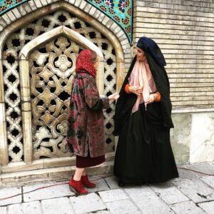 Ghazal Shakeri Instagram - …

با ملک جهان خزایی عزیز
هنرمند بزرگوار و آشنای دیرینه

به وقتِ “جیران”
🌹
#ملک_جهان_خزاعی 
#غزل_شاکری 
@jeyranseries_official 
@ghazal.shakeri.official