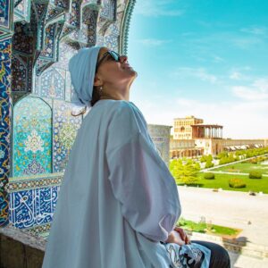 Ghazal Shakeri Instagram - 💎

به مستان نوید سرودی فرست
به یاران رفته درودی فرست
…
مغنی ملولم دوتایی بزن
به یکتایی او که تایی بزن

🤍

#حافظ
#غزل_شاکری 
@mir_saeidhadian 🙏
@qeysariye.esfahan ✨