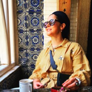 Ghazal Shakeri Instagram - 💎

شاد بر آنم که درین دیر تنگ
شادی و غم هردو ندارد درنگ

#نظامی_گنجوی 
#غزل_شاکری