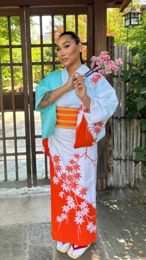 Gia Gunn Instagram - Japanese folk dancing also known as “Minyo” has been in my family for generations.  My grandmother was a Sensei for over 50 years and I started dancing when I was just 5 years old.  I had my very first performance ever in life on this exact stage!! Re-visit your childhood and see what joys you can find now as an adult…