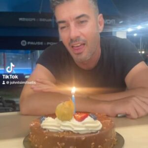 Giannis Tsimitselis Instagram - Χρόνια μου πολλά λοιπόν !!! Να κέρδιζε και η Εθνική τον Καναδά θα ήταν ωραίο δώρο αλλά προχωράμε (το λέω για το υπέροχο κέφι μου σε αυτό το βιντεο) ❤️❤️❤️❤️❤️❤️❤️❤️❤️❤️❤️ #birthdayboy #itsmybirthday