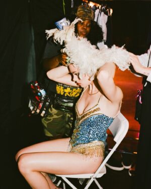 Gigi Goode Instagram - When @orvillepeck calls, a girl must giddy up🐎🎲✨
Death Valley High w/ @beck is OUT NOW