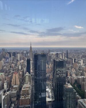 Gigi Lai Instagram - Vacation mood #Happiness #NewYork
📸 credit: my girls🥰

#travel #vacations #sunshine #happymoments #love #familytrip2024