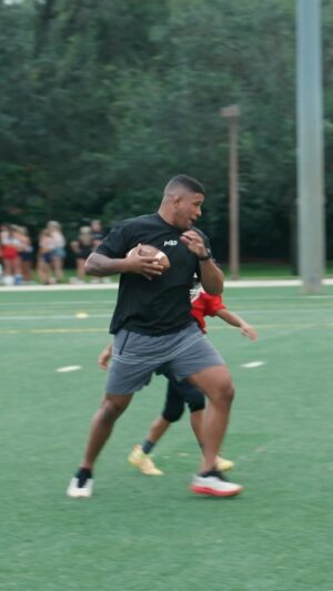 Gilbert Burns Instagram - Gloria a Deus a seguimos trabalhando! 
-
All glory to god, and let’s keep working!
📷 @justanedit1 t