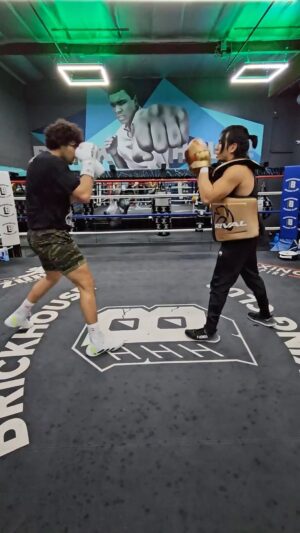 Gilberto Ramírez Instagram - Camp life @brickhouseboxingclub 💯🇲🇽🥊. #boxing #boxeo #mazatlan #mexico