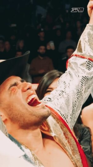 Gilberto Ramírez Instagram - History made 🇲🇽. I’m the first Mexican to do it but not the last. I’m here and ready to conquer the rest of the division. Bring on all the Champions. I will be undisputed 😤. Special thanks to @wbaboxingofficial @daznboxing @goldenboy @3pointmgmt @gilberticowba @oscardelahoya @makeawar #mexico #mazatlan #boxing #boxeo #champion