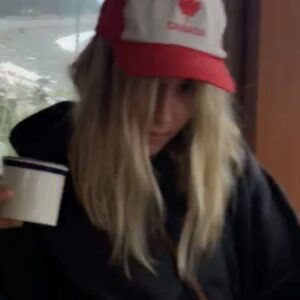 Gillian Zinser Instagram - back in her happy place 🇨🇦