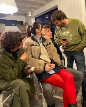 Gimena Accardi Instagram - el lunes cumplí 39 años. me reí con toda la cara, como siempre. rodeada de la familia que elijo, mis amigos espectaculares y mucho amor. gracias por el cariño y sus mensajes. fue un día realmente hermoso 🌹