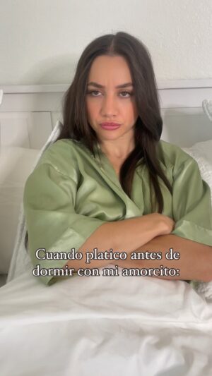 Gimena Gómez Instagram - Ese talento de dormirse de un segundo al otro 🥲
.
.
.
#humor #comedia #cosasdepareja #chistesdepareja #couplescomedy #cosasdenovios #comedy #risa