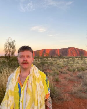 Ginny Lemon Instagram - Truly the most magical place I have ever been, I don’t think I’ll ever get over the beauty of Uluru ✨

 #ntaustralia @ntaustralia

Travel #sponsored by @australia #SeeAustralia