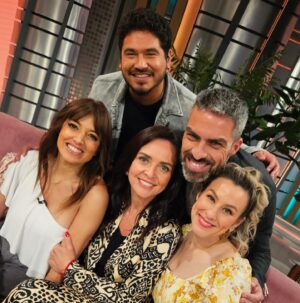 Gino Costa Instagram - Se cierra un ciclo hermoso 🩵 
Hasta la próxima @hoysehablatvn 🙌 a seguir a seguiiir!