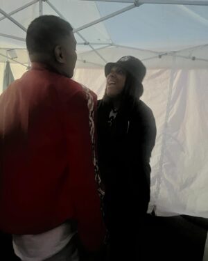 Ginuwine Instagram - darealmonielove giving me a pep talk i swear I couldn’t even look at her I use to have the biggest crush on this woman Monie in the Middle go mo mo mo Monie in the Middle use to love that joint,great meeting you again my sista thank you for the pep talk I was a lil nervous for some reason yesterday bless up🙏🏽 shouts to Charleston WV y’all showed up for a brotha love y’all and be back real soon thanks to the folks at the Multifest Festival shouts to you all yall were a pleasure to work with see you again soon