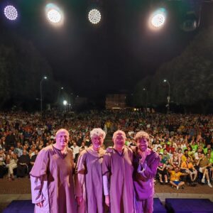 Giovanni Scifoni Instagram - Ieri il nostro FRA' davanti alla Porziuncola di Assisi, là dove 800 anni fa si è cappottato il mondo, tremila di voi lì in piazza ad abbracciarci, ci avete liquefatto il cuore. Posso andare in pensione.
#sanfrancescosuperstardelmedioevo
@lucianodigiandomenico
@maurizio_picchio_drum
@stefanocarloncelli
@fratiminoriassisi