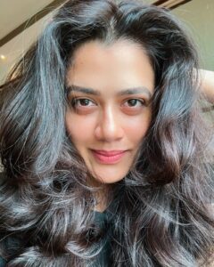 Actress Girija Oak HD Instagram Photos and Wallpapers August 2024