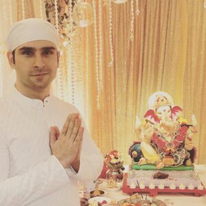 Girish Kumar Instagram - Ganpati Mere Ghar Aaye 🙏🏻🙏🏻