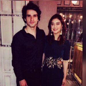 Girish Kumar Instagram - Phir Wahi Raat Hai, Raat Hai Khawbon Ki

Translation:
It’s the same night, it’s the night of our dreams

#love #dream #birthday #fresh #life