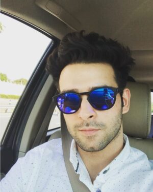 Girish Kumar Instagram - Delhi Wali Selfie

#selfie #scruff #stubble