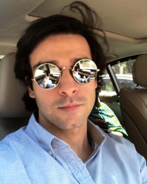 Girish Kumar Instagram - Duniya Haseeno Ka Mela!! #sunglasses #gupt #love