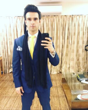 Girish Kumar Instagram - Boom boom 💥 💥 💥 
#zeecineawards #zeecineawards2017