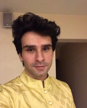 Girish Kumar Instagram - Happy Diwali🎆🎆