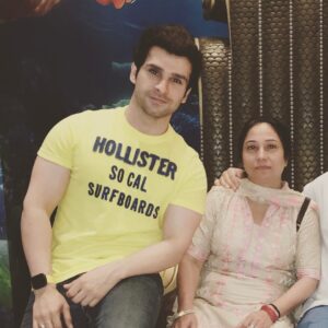 Girish Kumar Instagram - My mummy is the best !!
She has taught me everything I hold dear; from human values, spirituality to having gratitude. I'm truly greatful to have her in my life. 
Wish her and all of you a very happy #mothersday! 
Love & Health to all!!