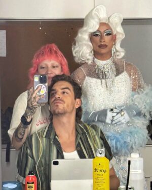 Gisèle Lullaby Instagram - That’s @gisele_lullaby, but who is SHE? 💄 💅🏽 👗 👠

Bucket list goal unlocked 🔓 

Drag makeup by @hannahdodenhoff_mua for @societe_distincte_serie now streaming on @clubillico

Wig creation by @stephane_scotto_di_cesare, application by @anitasanchezh

Costume @marie_claude_guay

#happypridemonth🌈 #firsttimeindrag #dragqueen #dragqueensofinstagram #maninadress #canadasdragrace #pridemonth #drag