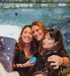 Giselle Itié Instagram - mujeres la vida es hecha de union!! de NOSOTRAS!! é tudo que esta sociedade misógina mais teme. é a nossa união ❤️‍🔥 a nossa resistência ❤️‍🔥 #girlssupportgirls