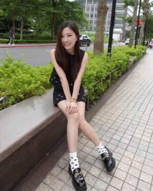 Gladys Tsai Instagram - 可可愛愛點點風♥️
看起來有點乖巧😆
#love #life #lifestyle #ootd #cute