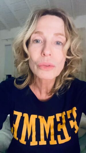 Gloria Carrá Instagram - No tenía ganas de callarme. Se que muchos amaron a Sarita, tanto como yo. 
Gracias por acompañarme siempre en mis trabajos. 
 
Y a  @aptraorg que la chupen 😜