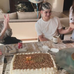 Gloria Trevi Instagram - Gracias Dios por estos 19 años maravillosos!, gracias a todos ustedes por tanto apoyo y amor, @miguelarmandogt que tus sueños más hermosos se hagan realidad, love u mamá