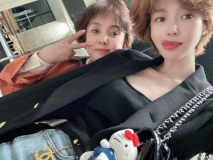 Go Joon-hee Instagram - 엄마랑 연극 데이트 ❤️ 사랑해 😝아프지마세요 😍 .
#벚꽃동산