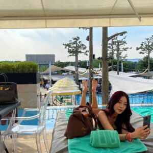 Go Won-hee Instagram - @hyominnn 
@hyominsour_official 
@daze_dayz 

덕분에 올 여름 휴가는 다 갔다!!!