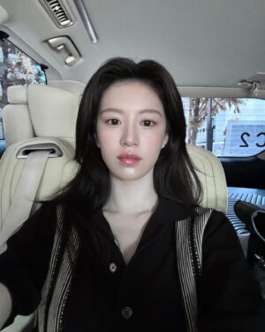 Go Youn-jung Instagram - 🦆💙