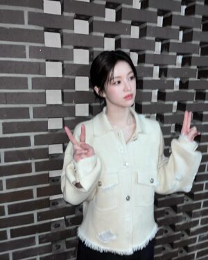 Go Youn-jung Instagram - 
