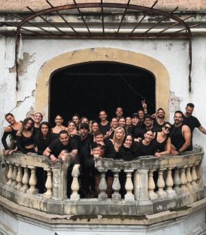 Gonzalo García Vivanco Instagram - Que belleza arrancar el día así!! Gracias @alo @aloyoga_mex  @elclubdelhielo  @tono_albarran78 🖤⚡️🧊🙏🏼💫