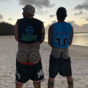 Gordon Toi Hatfield Instagram - Sunset dinners and drinks with the fams and a game of spin the coconut/ truth or dare! #houseofnativesontour #rarotonga