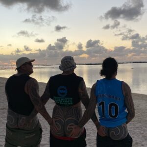 Gordon Toi Hatfield Instagram - Sunset dinners and drinks with the fams and a game of spin the coconut/ truth or dare! #houseofnativesontour #rarotonga