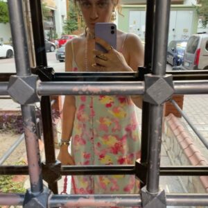 Gözde Cığacı Instagram - Hadi biraz çantamın güzelliğini konuşalım 💖
2.foto “facebook u yeni açtım güzel kızlar eklesin” pozu değil mi? 
Çanta için takipte kalın 👛 
Annem sağolsun 📿
#handmade #macromebag #mom