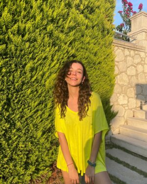 Gözde Duru Instagram - 📸: @asyaduru 
Summer time 🌞🌞