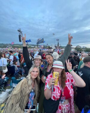 Grace Carter Instagram - GLASTONBURY ‘24 WOOWWWWW🤍💥🎉💘😫😆 a beautiful weekend with beautiful people