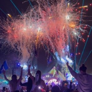 Grace Carter Instagram - GLASTONBURY ‘24 WOOWWWWW🤍💥🎉💘😫😆 a beautiful weekend with beautiful people